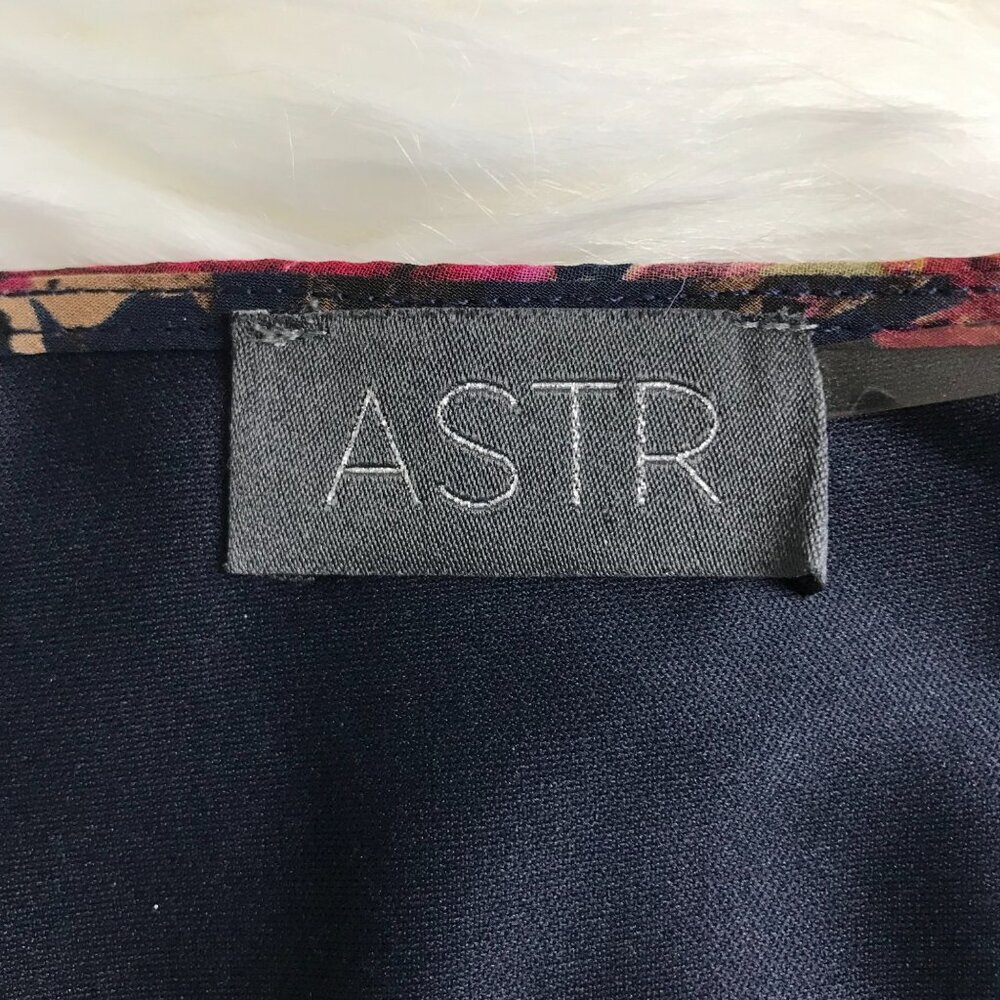 ASTR Navy/Black Floral Long Sleeve Mini Shift Dress Size Small - Picture 7 of 9